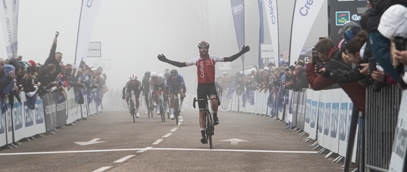 Au tour de Jésus Herrada de s'imposer ! 