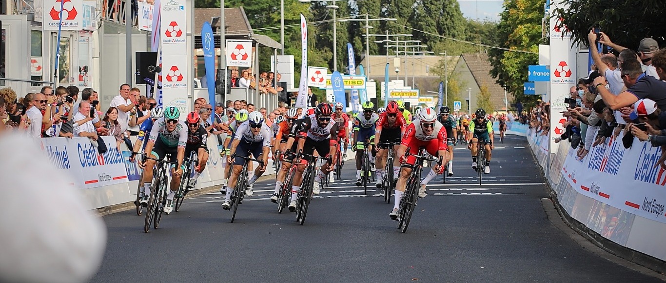 ELIA VIVIANI  REMPORTE LE GP DE FOURMIES !