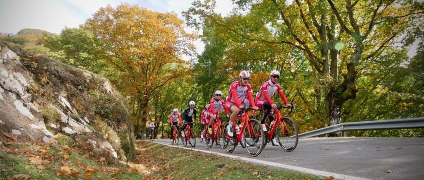 LA VUELTA A ESPAÑA - STAGE 2 BATTLE WITH THE WIND 