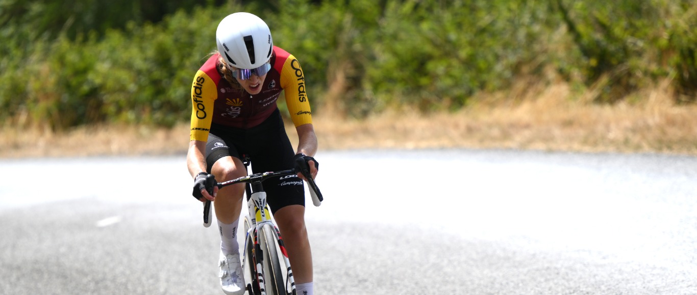 Tour de France Femmes – Stage 5 – An Eventful Day at the Heart of the Battle Among the Favorites